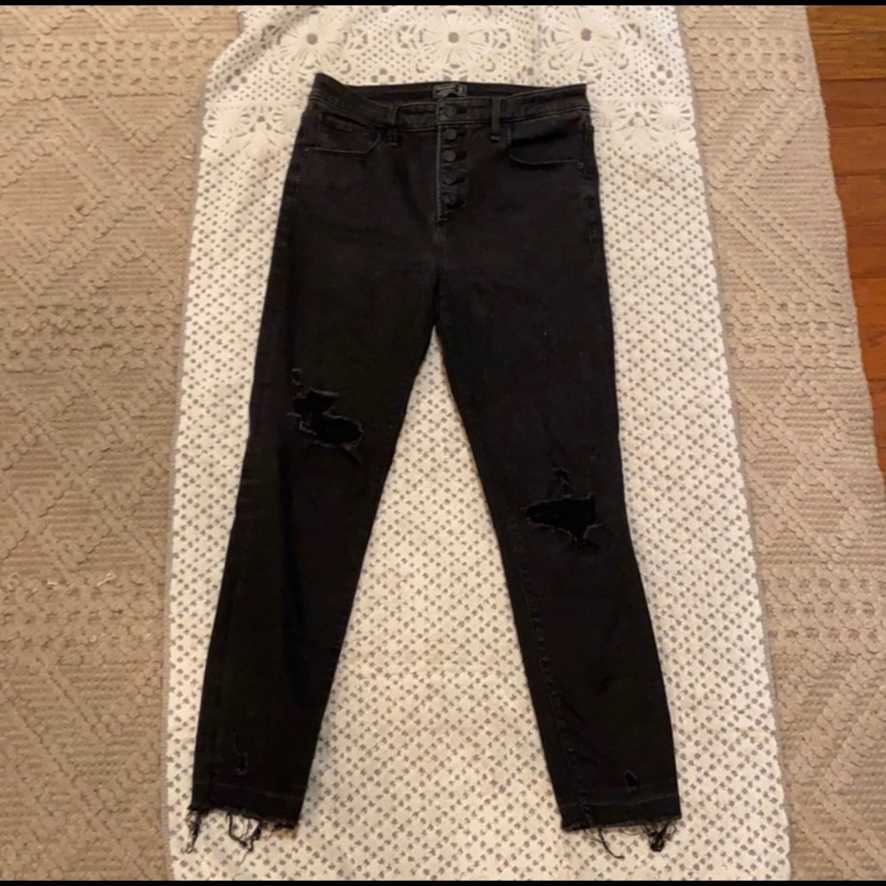 Abercrombie & Fitch Black High Rise Distressed Jeans 10/30